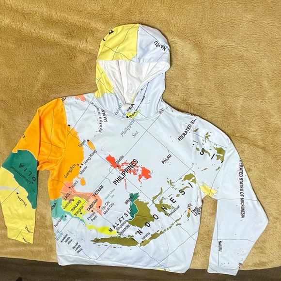 Men's Hoodie Pullover Sweatshirt with Graphic Global Map -- Size L  (Never worn) - Picture 1 of 9